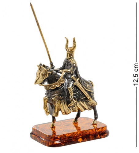 AM-1275 Фигурка "Рыцарь на коне с копьем" (латунь, янтарь)