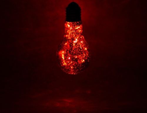 Светильник "Лампа накаливания", красный, 10 тёплых белых микро LED-огней, 9х9х18.5 см, батарейки, Koopman International фото 2