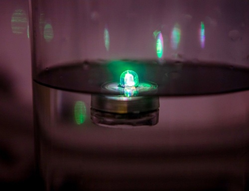 Набор плавающих свечей "Радуга на воде", RGB LED-огни, 3х2.5 см (упаковка 2 штуки), Koopman International фото 5