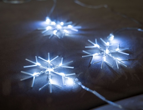 Светодиодная гирлянда СНЕЖИНКИ АЙСИ-ЛАЙТ, 10 снежинок, 80 холодных белых микро LED-огней, 2.7+5 м, прозрачный провод, уличная, Kaemingk (Lumineo) фото 5