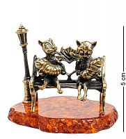 AM-1485 Фигурка "Коты большая семья" (латунь, янтарь)