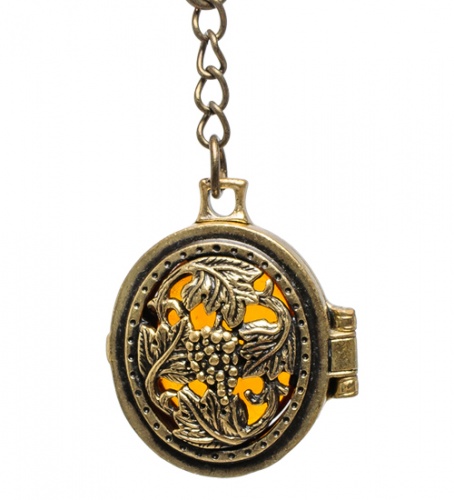 AM-1611 Брелок "Медальон Лоза" (латунь, янтарь) фото 2