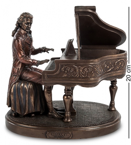 WS- 65/ 1 Статуэтка "Моцарт за роялем"