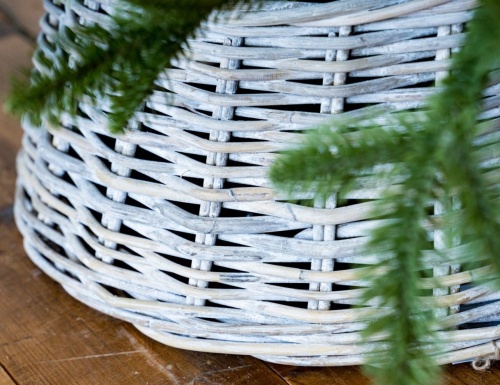 Плетеная корзина для елки Кантри Стайл 60*26 см светлое дерево с белым (Koopman) фото 2