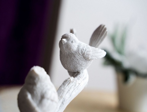 Новогодняя фигурка "Птички на ветке", полистоун, белая, 28 см, Goodwill фото 5