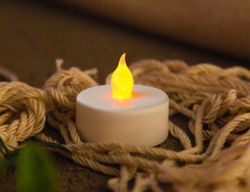 Набор чайных свечей PAULO (2 шт.), белые, LED-огни мерцающие, 4х4 см, STAR trading фото 2