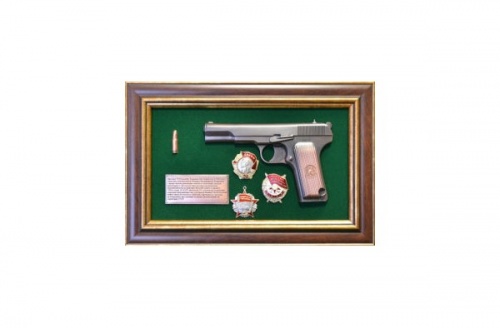 Панно с пистолетами ТТ с наградами СССР в подарочной коробке, ПС-41