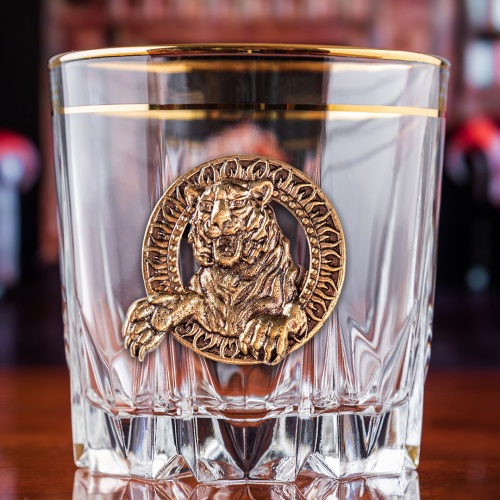 Набор бокалов для виски Карат с золотой обводкой ( 4 шт.) с накладкой "Тигр" латунь, упаковка пейсли,ложемент,шелк фото 3