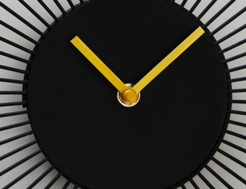 Настенные часы "Йоко", металлические, чёрные с золотым, 35 см, батарейка, Boltze фото 3