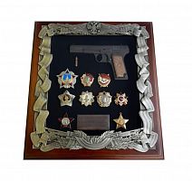 Ключница с пистолетами ТТ с наградами ВОВ, Кб-04