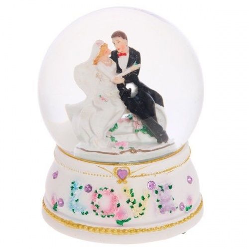 Фигурка декоративная в стеклянном шаре "Жених и невеста" (с подсветкой), Н13 см 632609