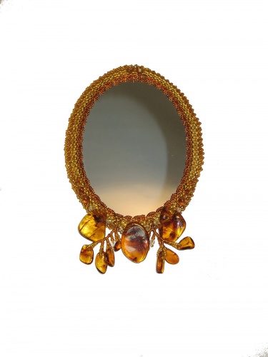 дамское зеркало из янтаря, 1-102