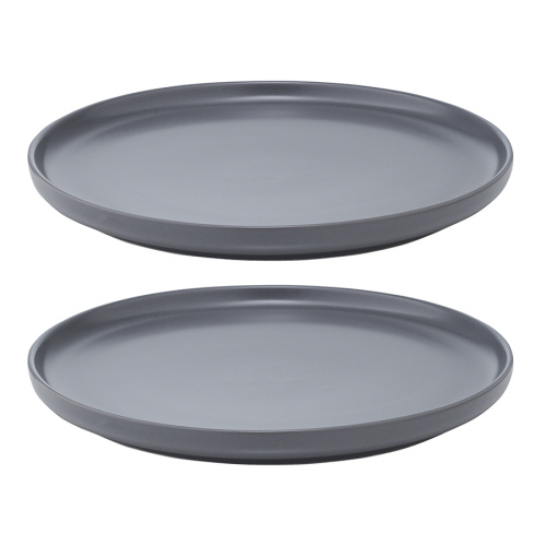 Набор из двух тарелок темно-серого цвета из коллекции essential,