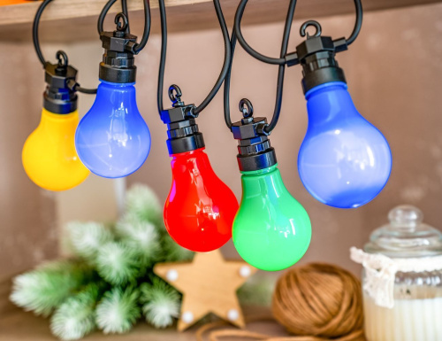 Гирлянда из лампочек Party Lights - ФЕСТА ДЭЙ КОЛОРЕ, цветные матовые лампы, 20 разноцветных LED-огней, 10 м, коннектор, чёрный провод, уличная, Winter Deco