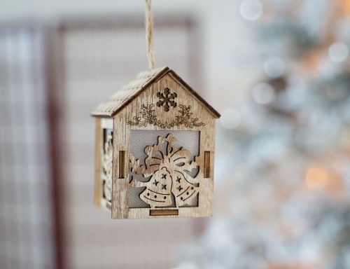 Светящаяся ёлочная игрушка "Рождество в домике", дерево, тёплый белый LED-огонь, 8.5х5.2х5.6 см, разные модели, Sigro фото 2