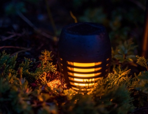 Садовые светильники Solar "Фламбер" с эффектом живого пламени, на солнечных батареях, 12 LED-огней, 27 см (4 шт.), Kaemingk (Lumineo) фото 2