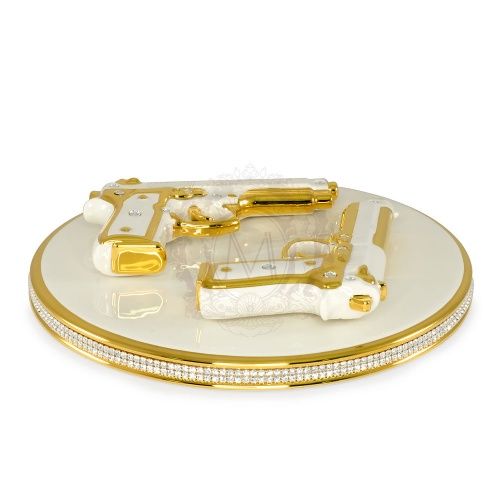 PISTOLETTO Тарелка с пистолетами D33 см, керамика, цвет белый, декор золото, swarovski фото 2