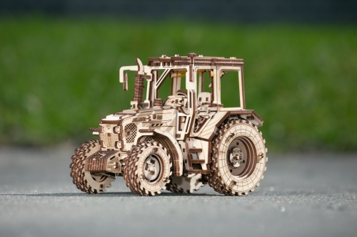 Сборная модель деревянная 3D EWA Трактор Беларус 82 фото 3