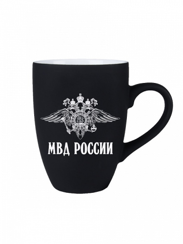 Кружка подарочная "Герб МВД" Soft touch черная с гравировкой в черной картонной коробке с накладкой серебро, объем 350 мл фото 2