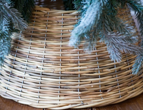 Плетёная корзина "Бастунни" для декорирования основания ёлки, ротанг, светлое дерево, Kaemingk фото 2